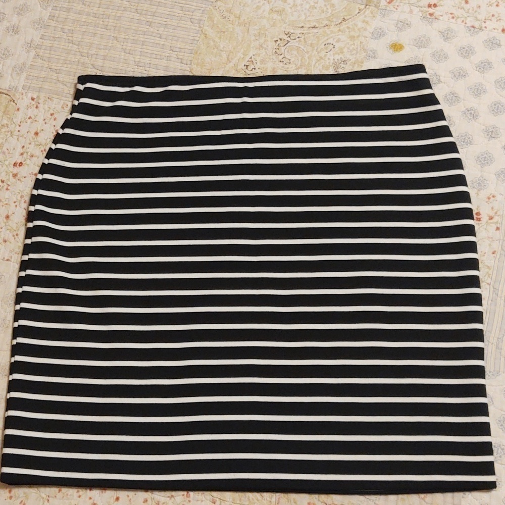 a.n.a. Black / White Striped Women's Skirt